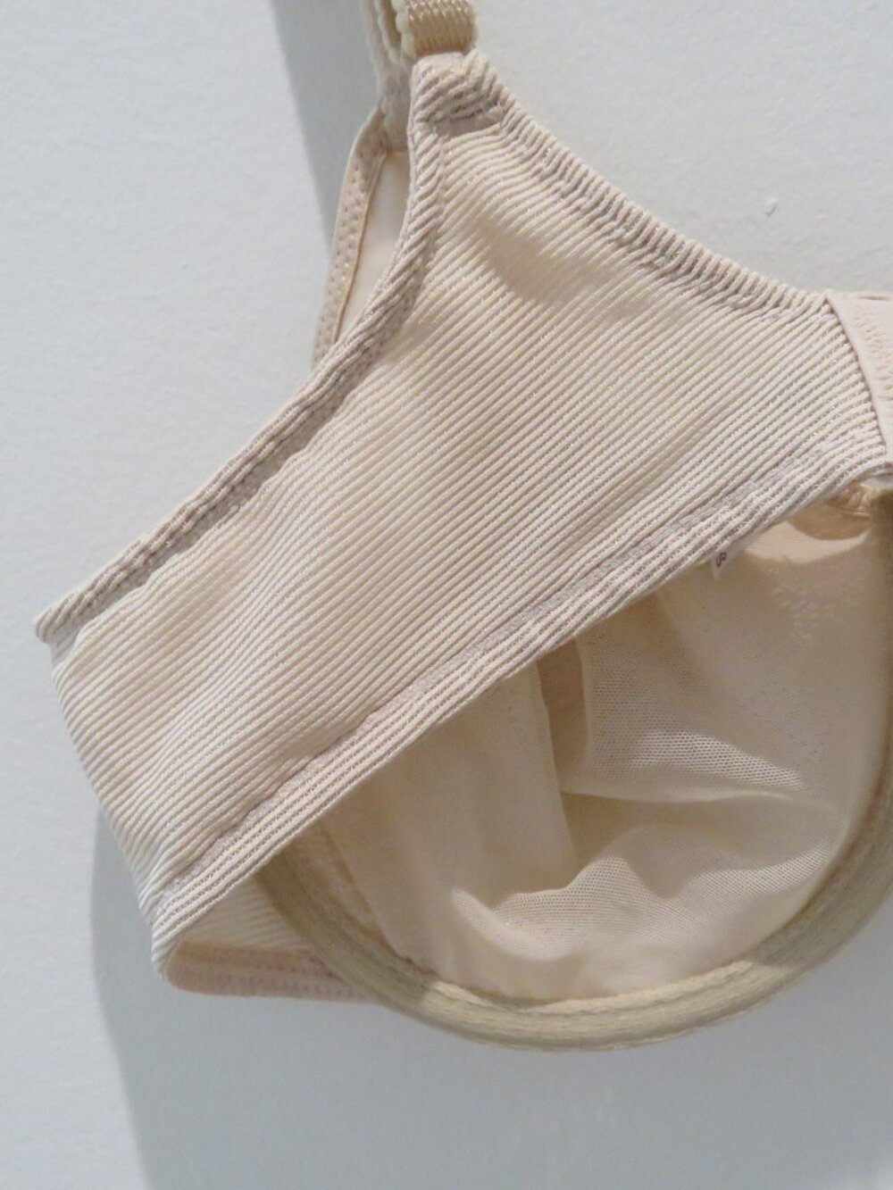 WACOAL Visual Effects Minimizer Bra in Sand Size 36C Neutral Minimalist - Picture 9 of 12